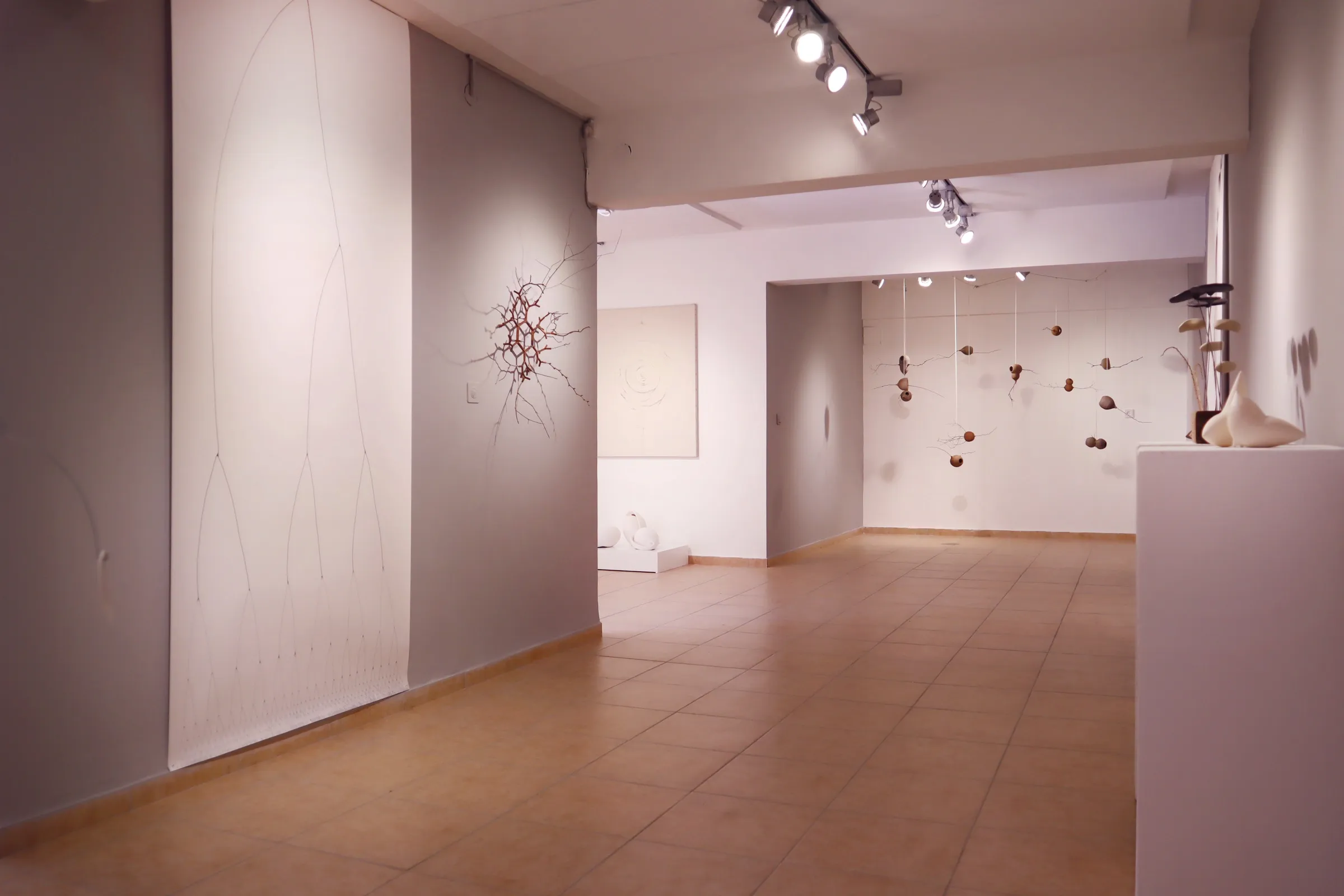 מבט על התערוכה — Installation view